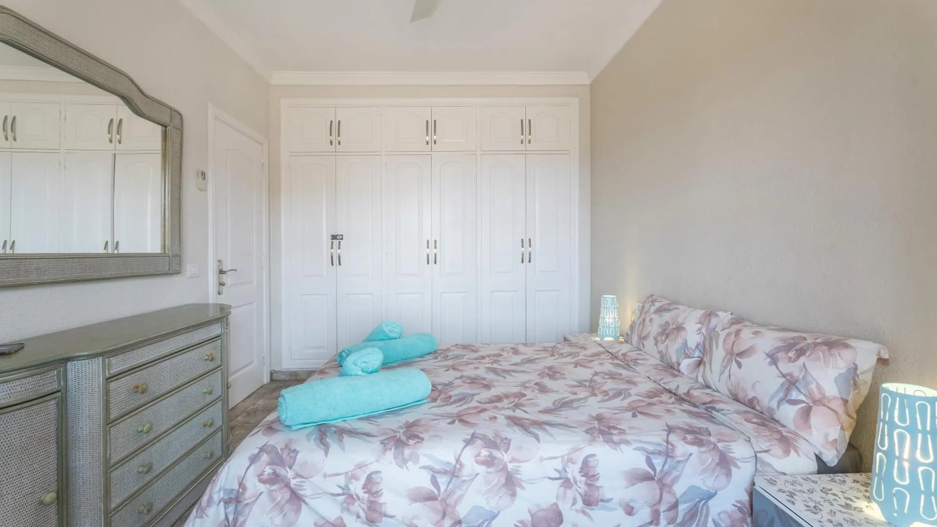 公寓 Atlantis 3 One Bedroom, Sea Front 德尔锡伦西奥海岸 西班牙